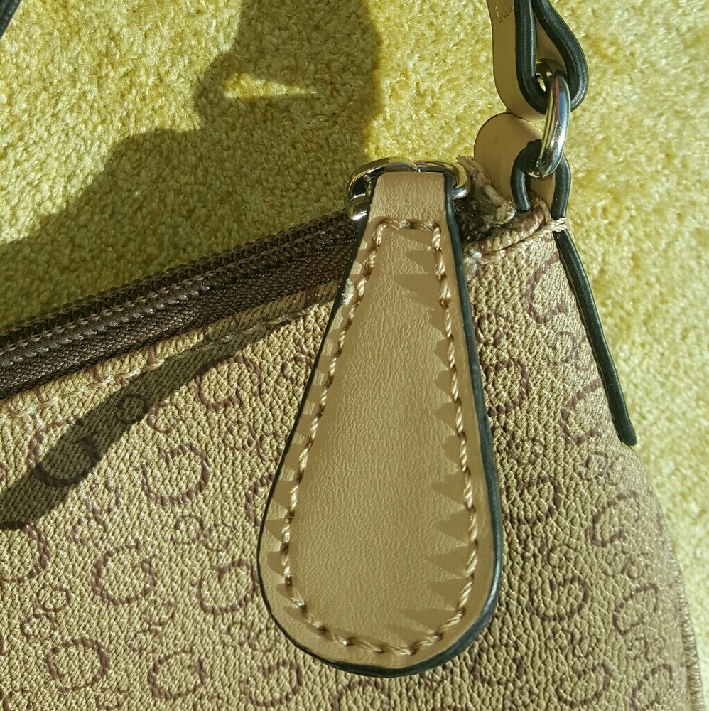 Crossbody - Picture 4 of 4